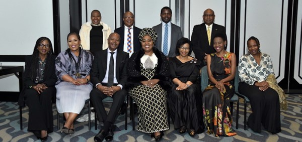 Honoring%20a%20legacy-%20Unisa%20leadership%20and%20speakers%20with%20Dr%20Dube%27s%20family.