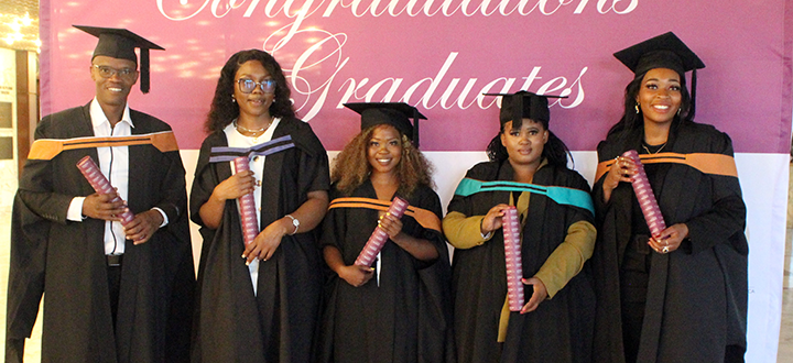 Graduates-group_Teaser.png